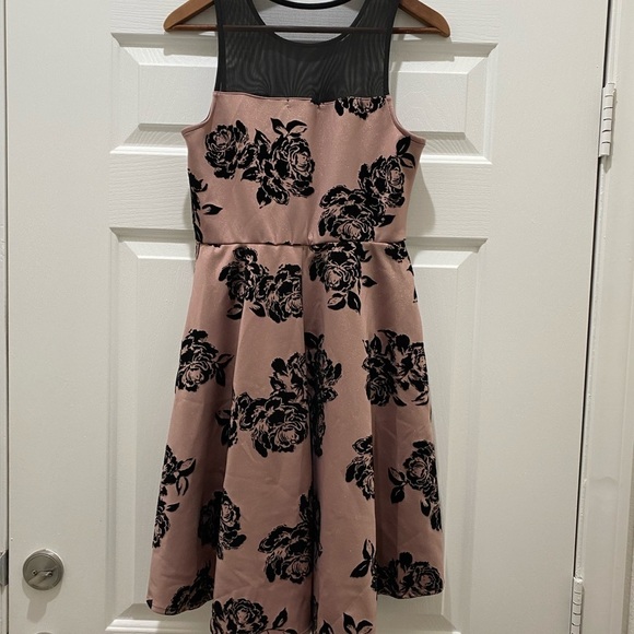 Beautiful Girl’s Large Dress in Rose/Gold, Black with Mesh Neckline - Picture 3 of 6
